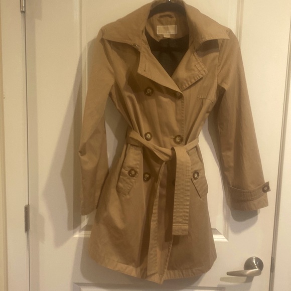 Classic trench coat - Picture 1 of 6